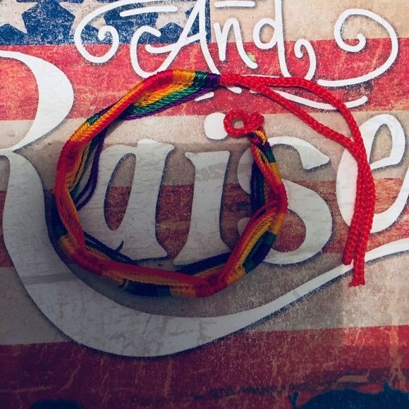 Handmade Colombian Bracelet - Picture 2 of 4